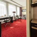 Hotel Na Vyvoji 4*