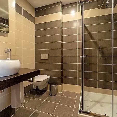 Hotel Na Vyvoji 4*